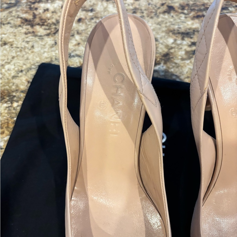 CHANEL Women's Blush Slingback Heels - Picture 5 of 9